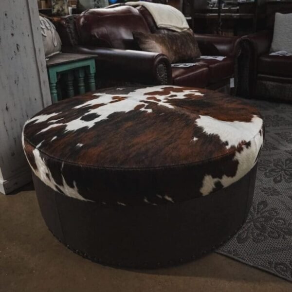 Coffee table/Leather ottoman